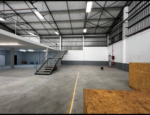 546M² WAREHOUSE TO LET IN AIRPORT INDUSTRIA
